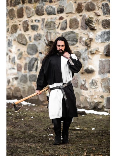 Trollfelsen Mittelalter Gewandung Leonardo Carbone Waffenrock Tunika Überwurf Schachbrett Schwarz Weiß1